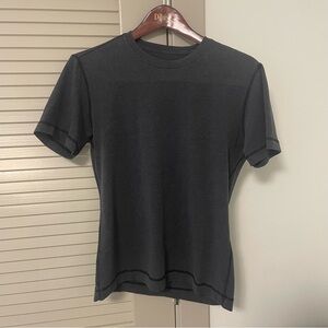 Lululemon Dark Gray T-Shirt Size Small